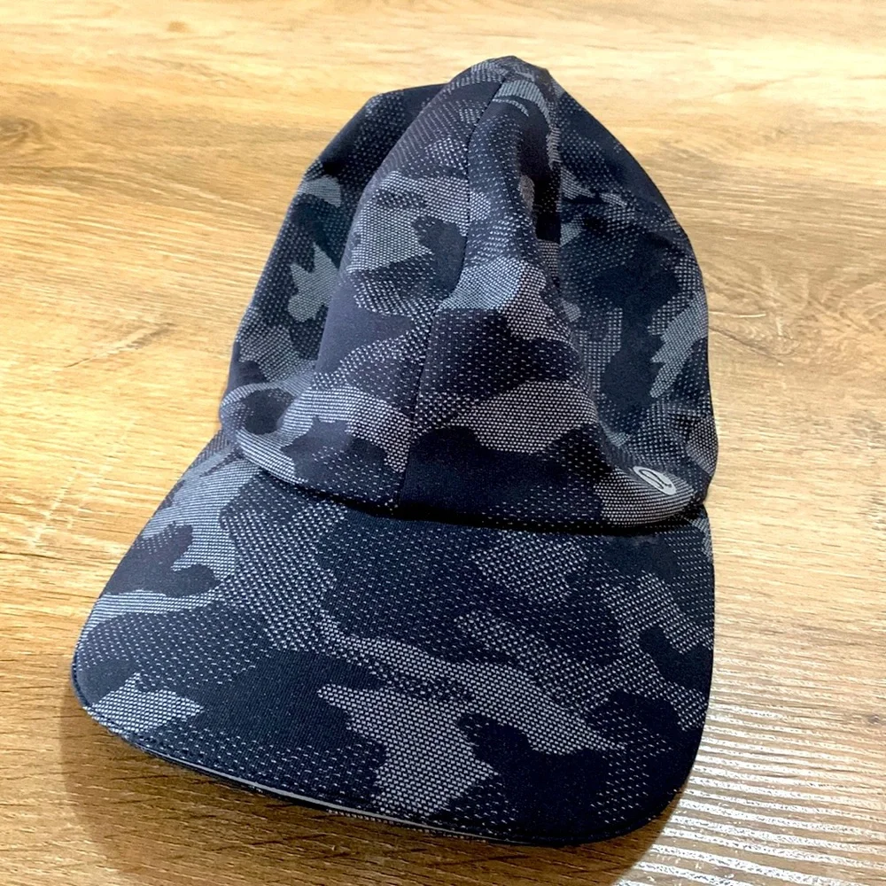 Lululemon Camo Cap - Picture 1 of 4